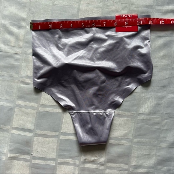 Spanx 2 Pairs New With Tag Small Seamless & High-rise Shape wear Thong Panties - Picture 11 of 17